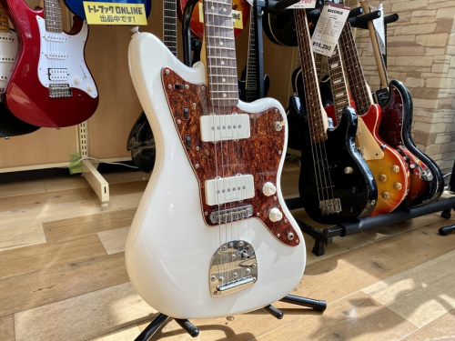 ギターのSquier
