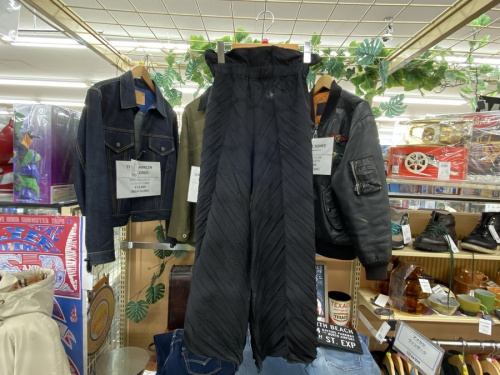 レディースファッションのボトムス