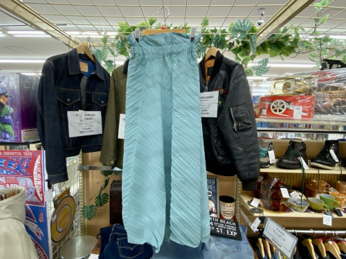 レディースファッションのボトムス