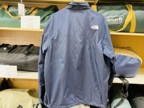 コーチジャケットのTHE NORTH FACE