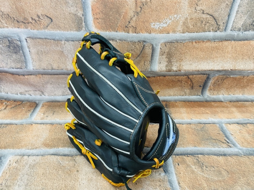 スポーツ用品の野球グローブ