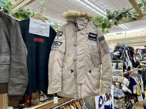 メンズファッションのフライトジャケット