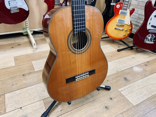クラシックギターのYAMAHA