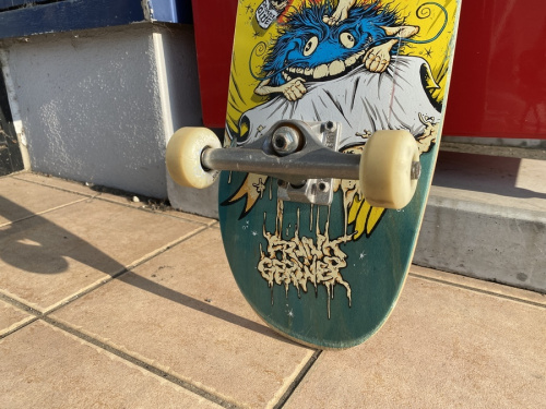 スケートボードのanti Hero