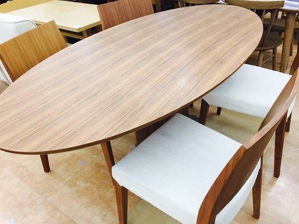 Moda en Casa（モーダエンカーサ）のダイニング5点セットが新入荷