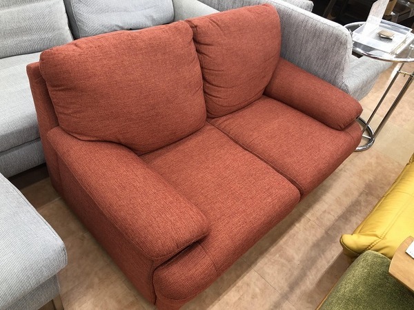 【トレファク摂津店 店頭限定】収納付きローソファー入荷致しました！ 中古家具を買うならトレファク！大型家具から小型家具まで販売中