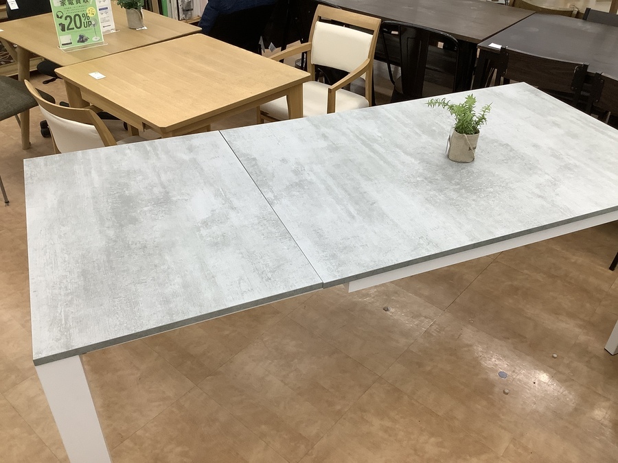 驚愕】CALLIGARIS(カリガリス)のダイニングテーブルをご紹介 驚愕】CALLIGARIS(カリガリス)のダイニングテーブルをご紹介