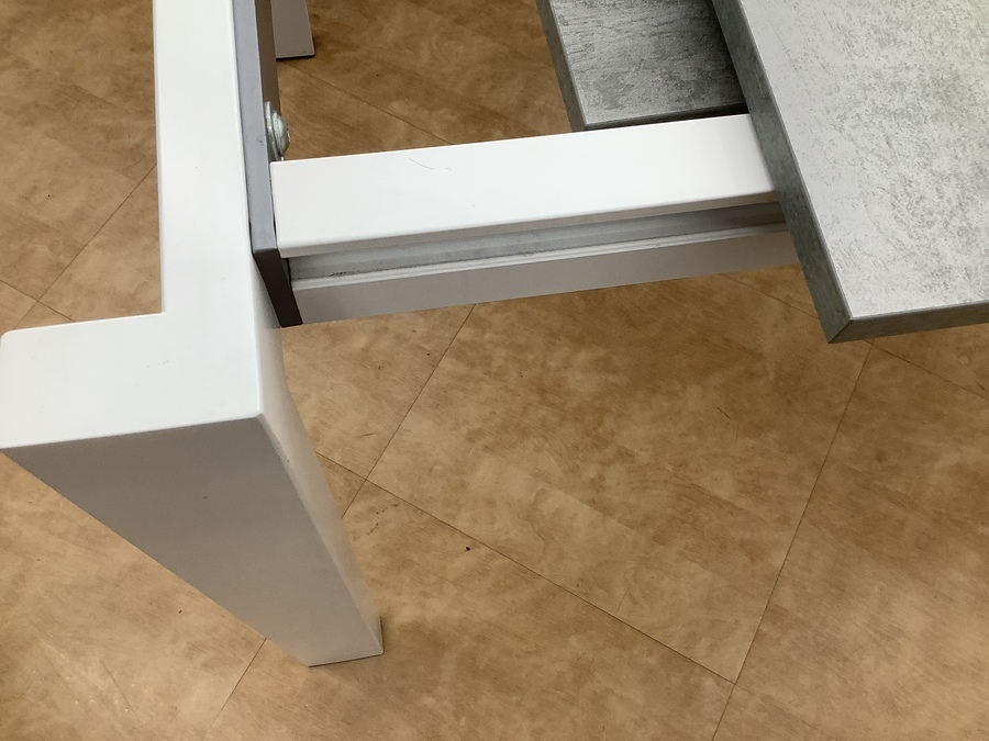 驚愕】CALLIGARIS（カリガリス）のダイニングテーブルをご紹介