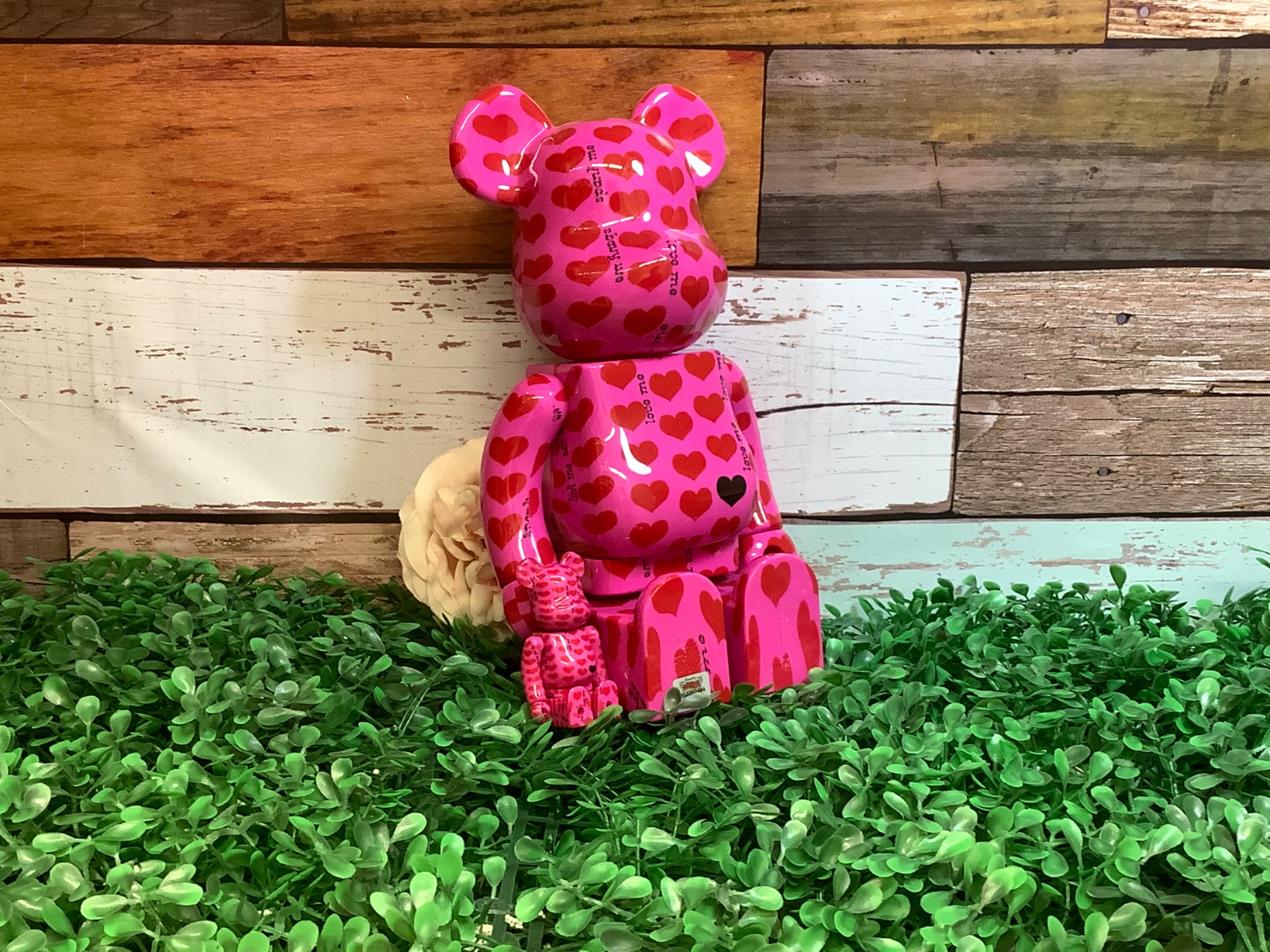 本日はBEAR BRICK（ベアブリック）のフィギュアをご紹介します