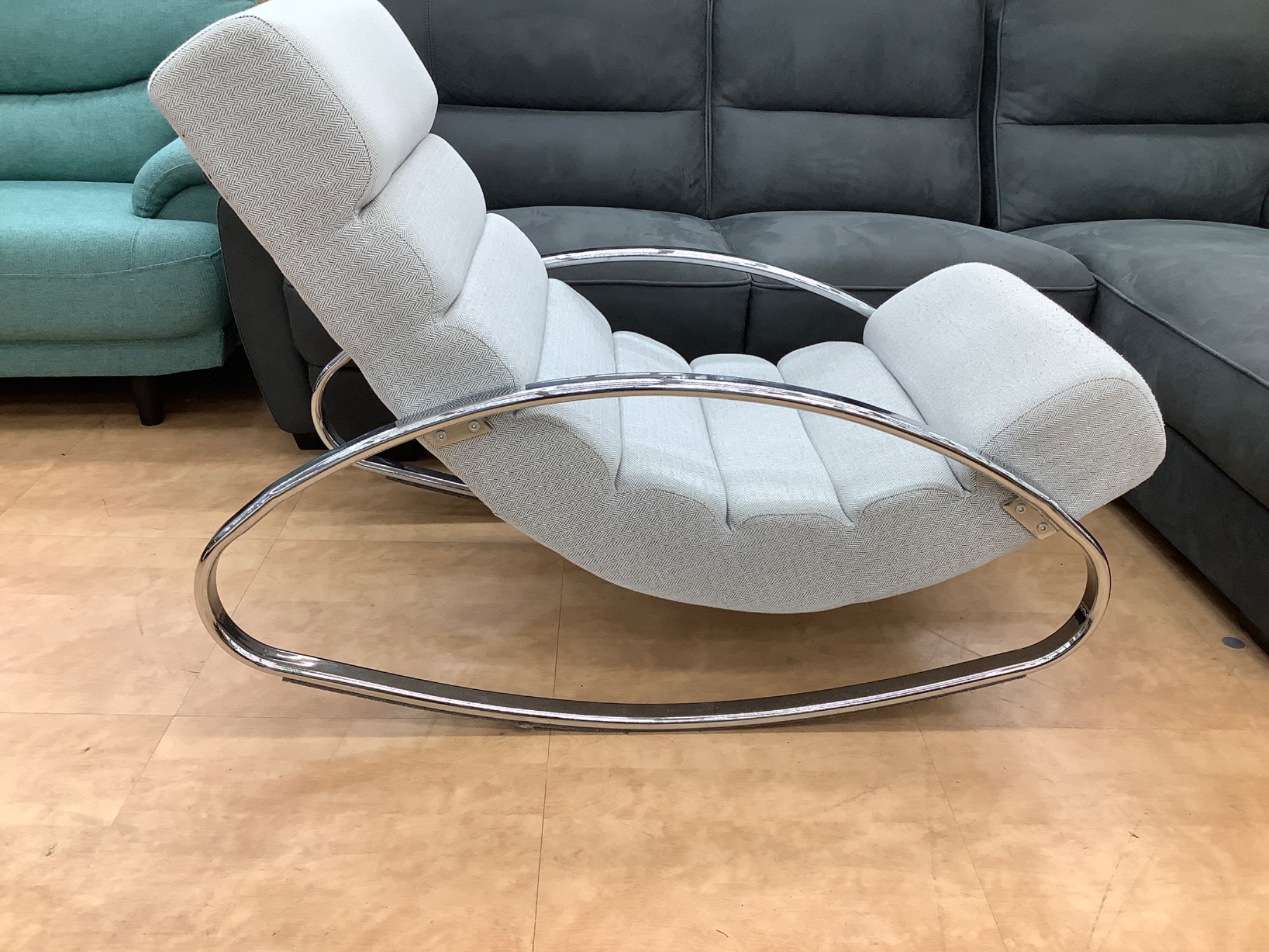 リラックス】KARE（カレ）のロッキングチェアーをご紹介！！｜2023年08