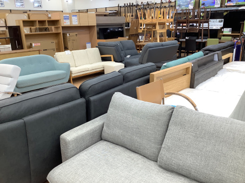 リラックス】KARE（カレ）のロッキングチェアーをご紹介！！｜2023年08