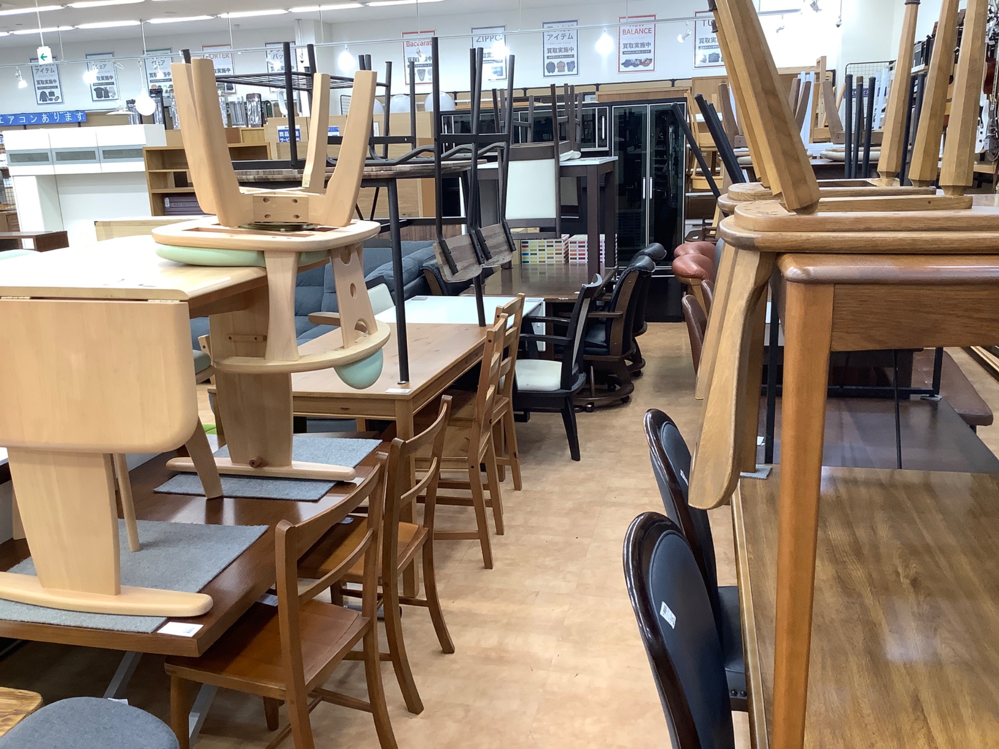 関西最大級】家具コーナーをご紹介！！｜2023年10月12日｜リサイクル