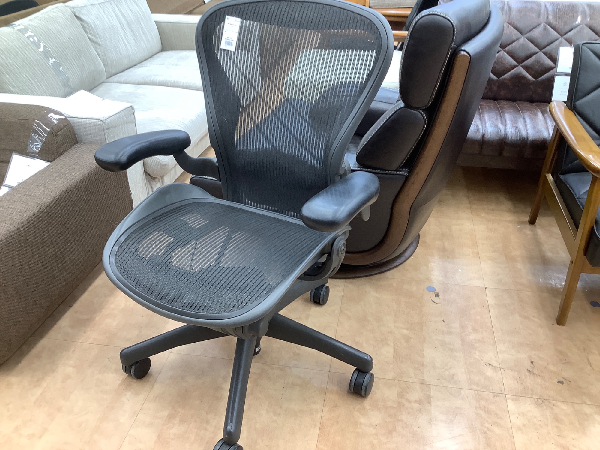 【トレファク摂津店 】Herman Miller(ハーマンミラー)ミラチェア入荷致しました！ 新入荷】HarmanMiller(ハーマンミラー)のオフィスチェアをご紹介