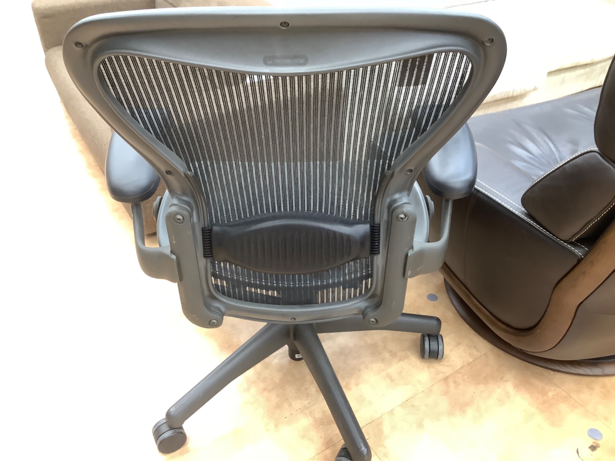 【トレファク摂津店 】Herman Miller(ハーマンミラー)ミラチェア入荷致しました！ 新入荷】HarmanMiller(ハーマンミラー)のオフィスチェアをご紹介