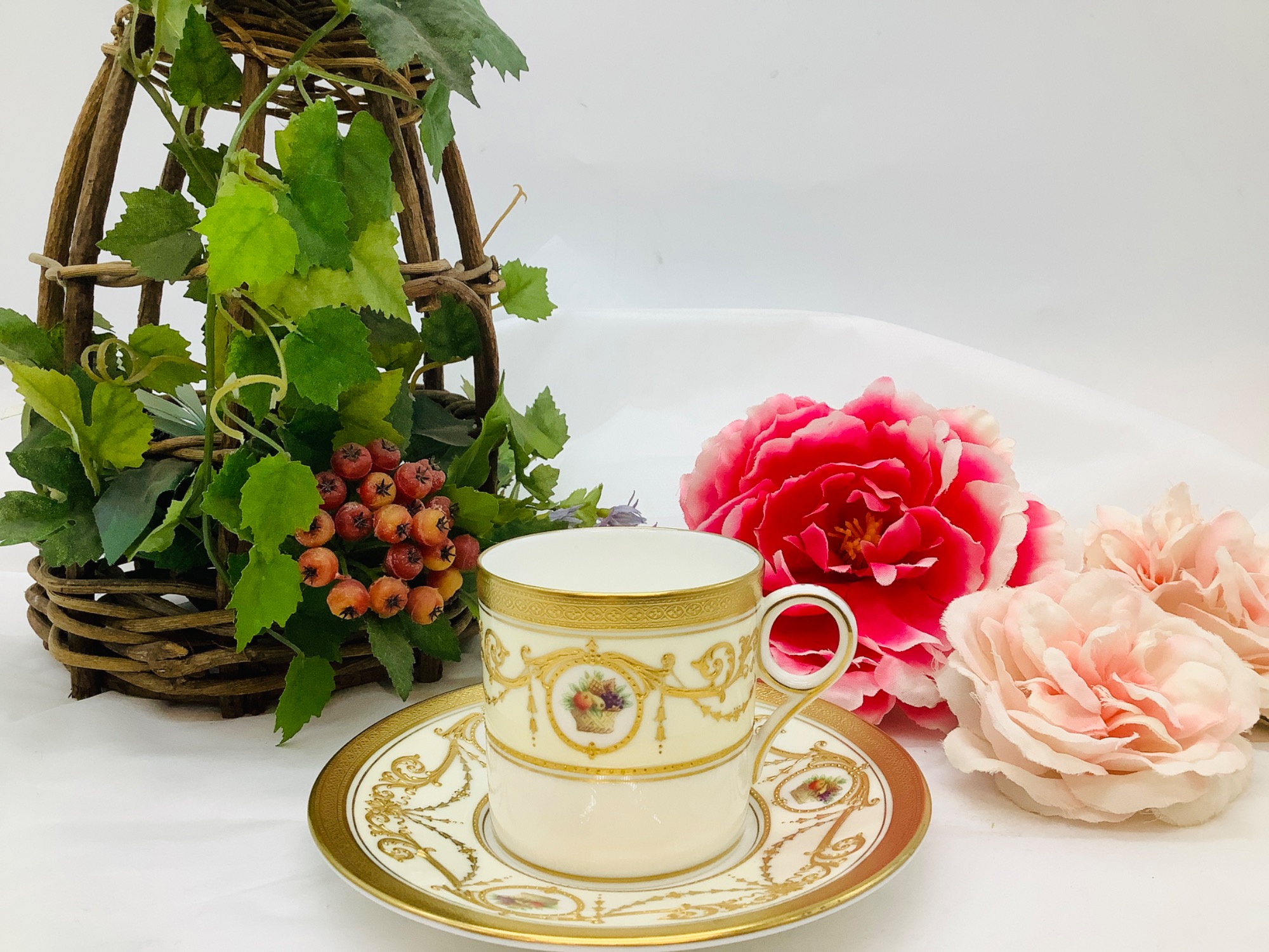 新入荷！】MINTON(ミントン)のカップ＆ソーサーをご紹介！！｜2024年09