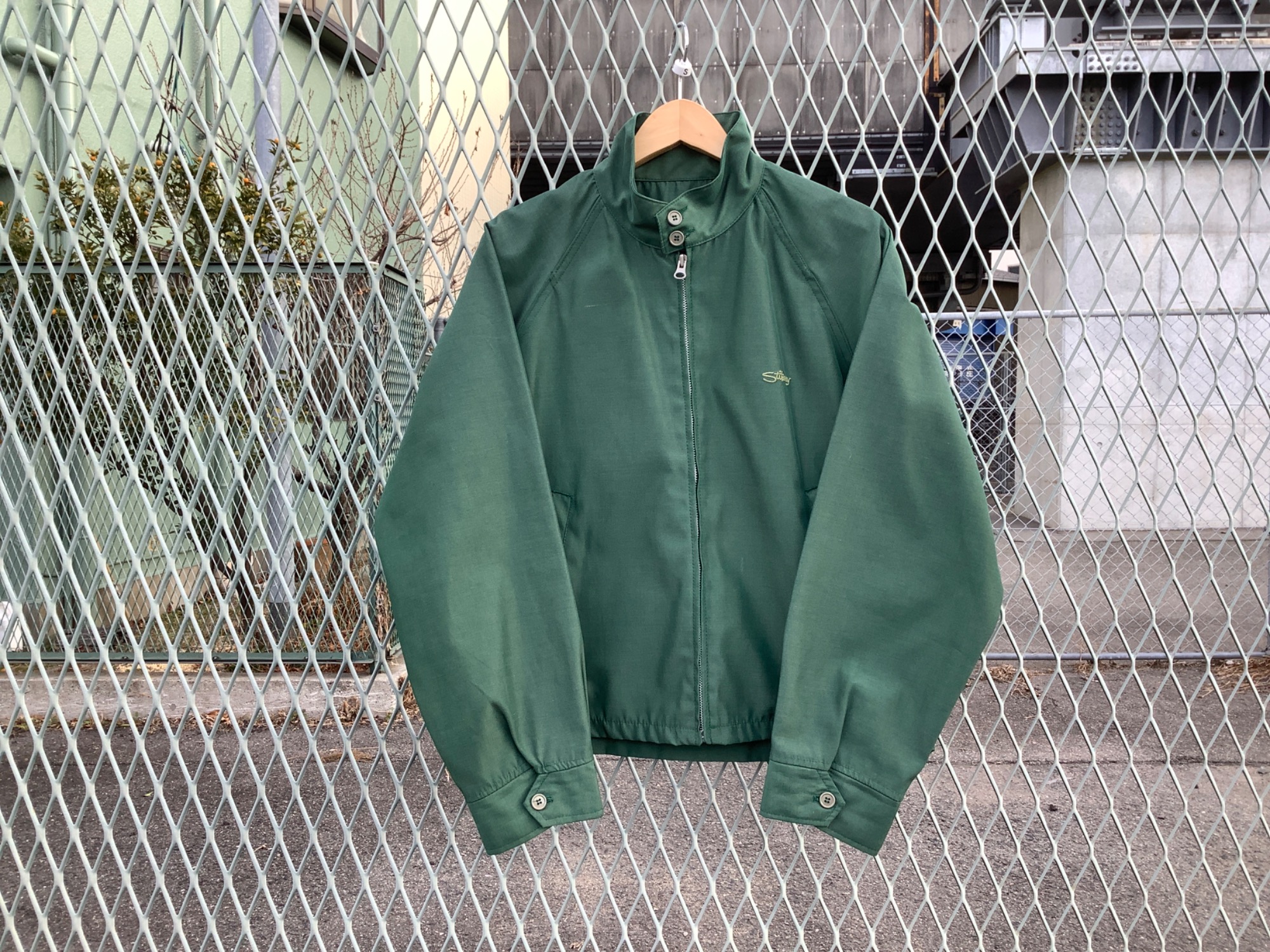 Stussy スイングトップ Mサイズ レア Stussy スイングトップブルゾン 紺タグ USA製 ベージュ M