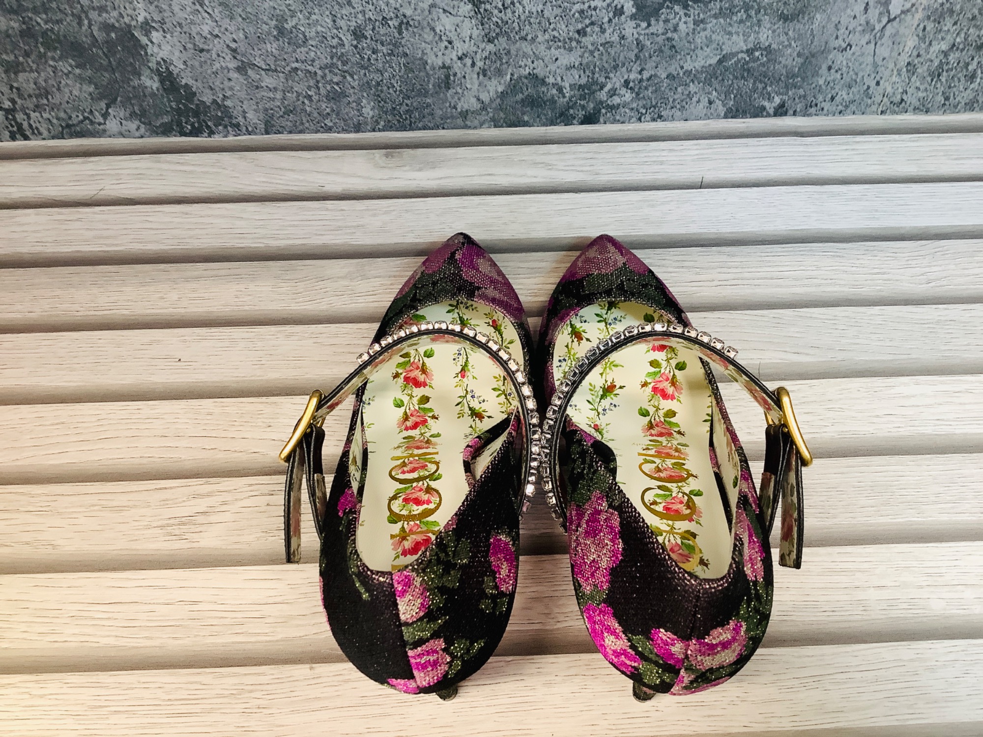 ブランドシューズ新入荷！】GUCCI(グッチ)の華やかパンプスが