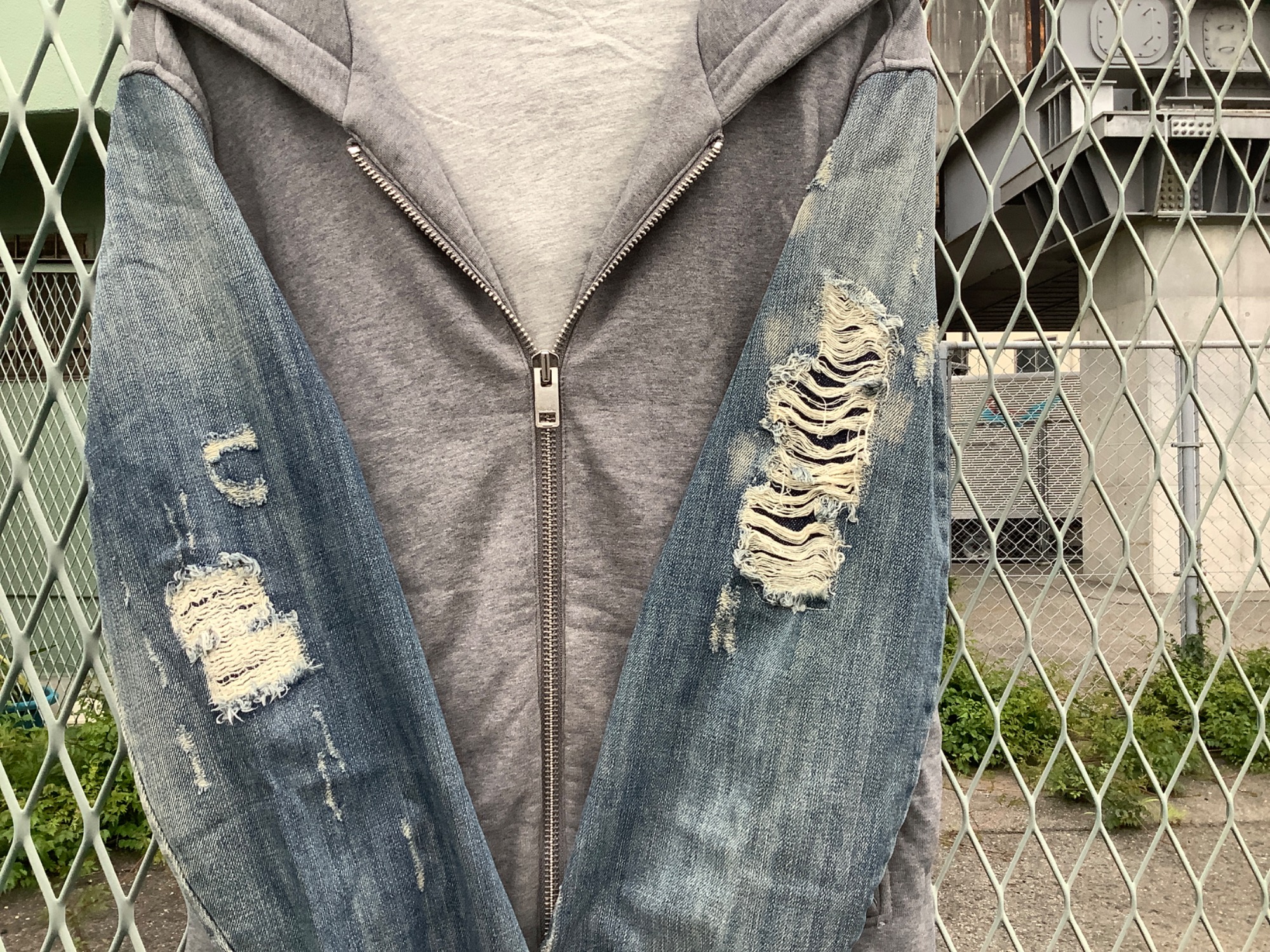 DIESEL (ディーゼル) ジップパーカー グレー×インディゴをご紹介