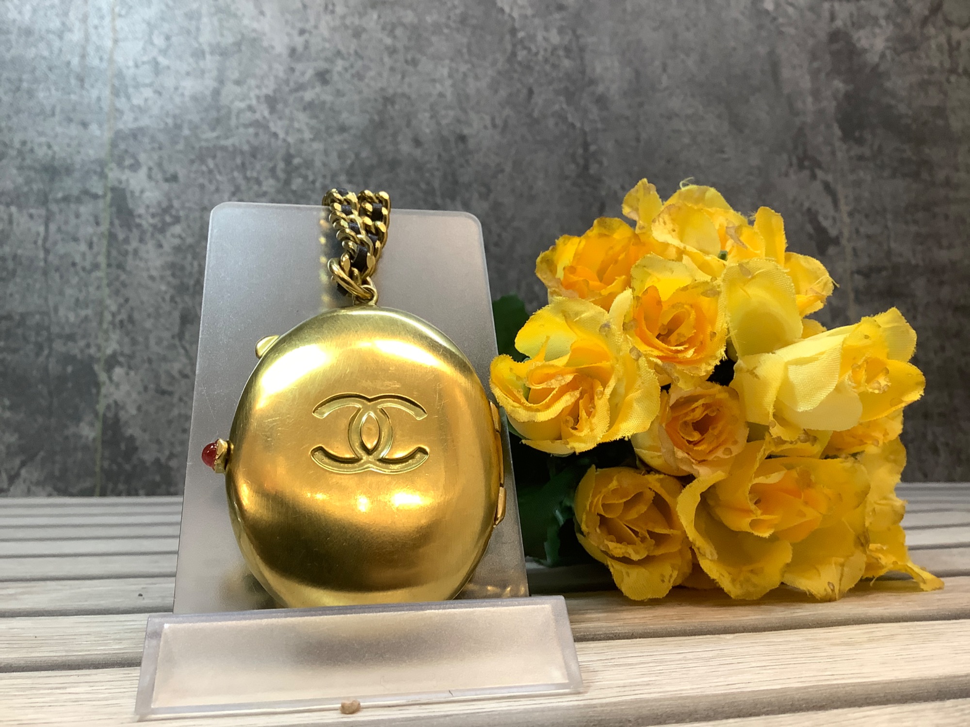 【上品で繊細なアクセント♪】 CHANEL ブローチ 国内発送 新作 CHANEL ブローチ マトラッセ ココマーク シャネル
