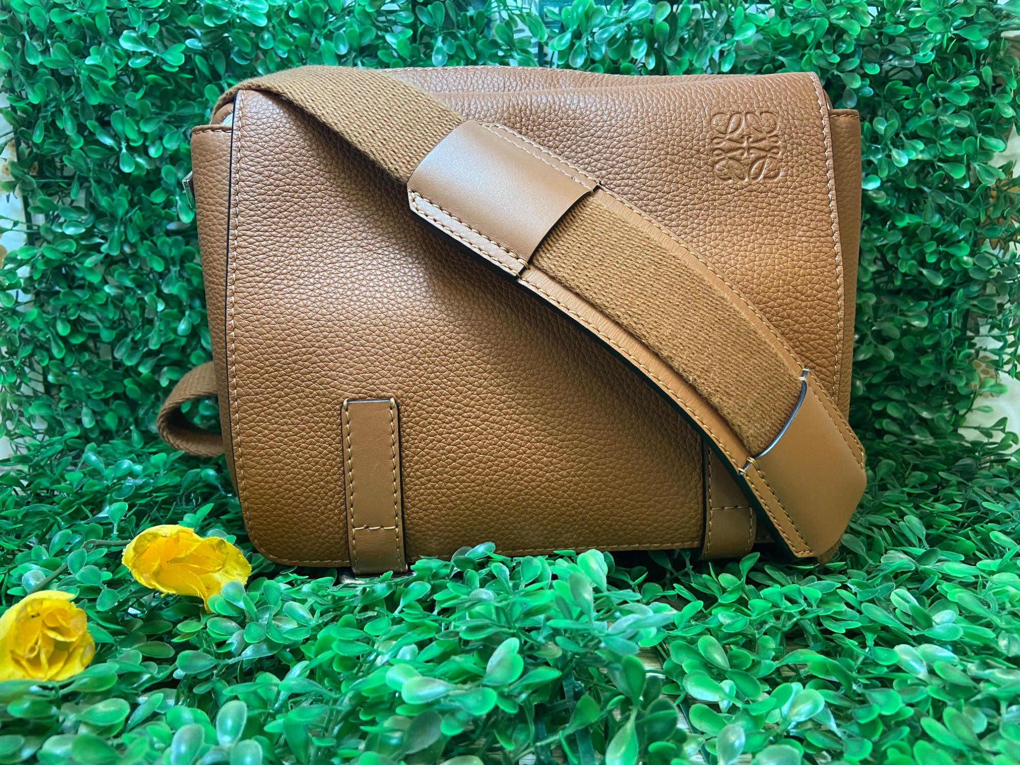 LOEWE ロエベ ミリタリー メッセンジャー ミリタリー メッセンジャーバッグ XS | 商品詳細 | 高島屋