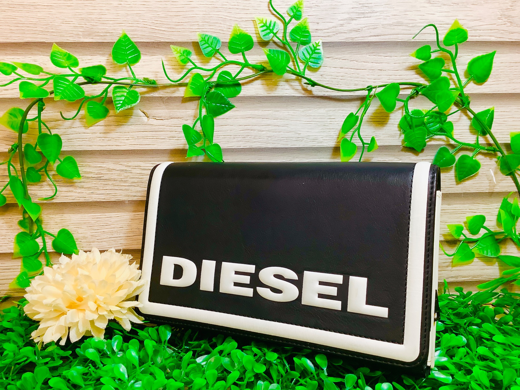 DIESEL(ディーゼル) 】ショルダーウォレットバッグ新入荷いたし