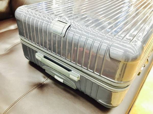 リモワのスーツケース