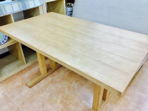 テーブルの北欧家具