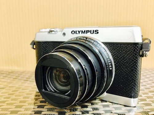 デジタル家電のデジタルカメラ