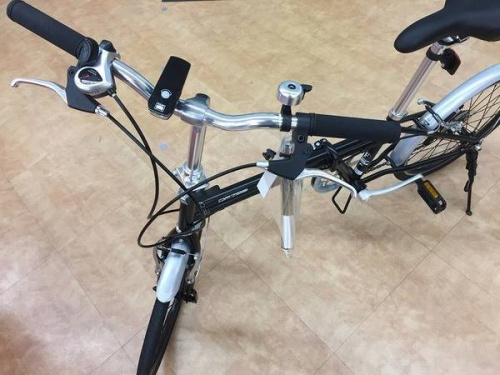 スポーツ用品の自転車