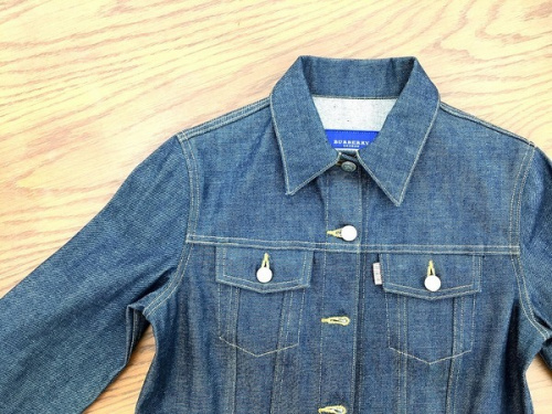レディースファッションのバーバリー　デニムジャケット