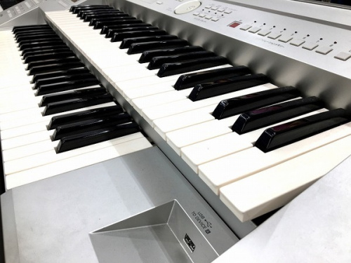 楽器の電子ピアノ