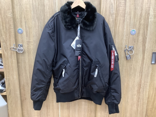 ジャケットのフライトジャケット