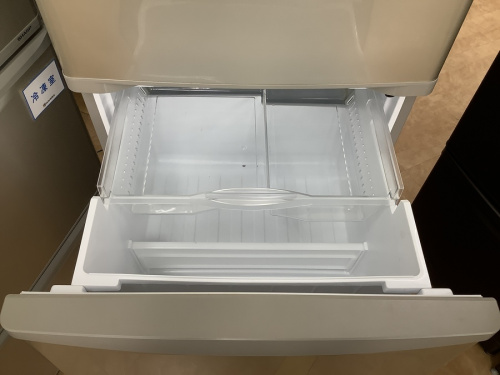 冷蔵庫の3ドア冷蔵庫