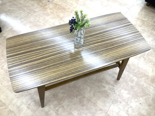 家具のリビングテーブル