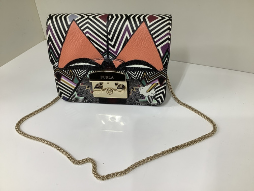 チェーンショルダーバッグのFURLA(フルラ)