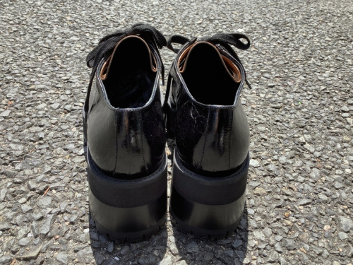 adidasのアディダス