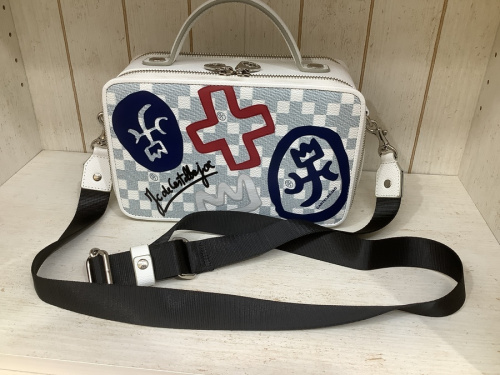 バッグのショルダーバッグ