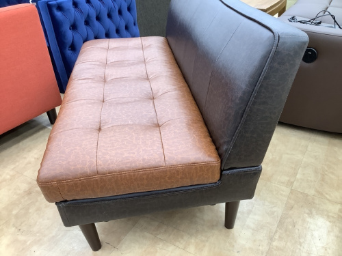 2人掛けソファーのブラウン