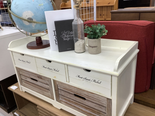 収納家具の万能収納