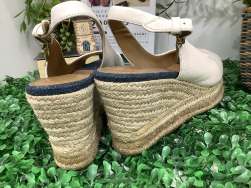 ヒールパンプスのCOACH(コーチ)