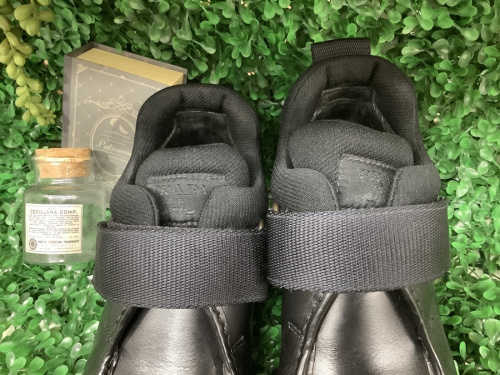 プラダのレザーシューズ