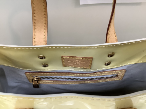 トートバックのモノグラム・ヴェルニ