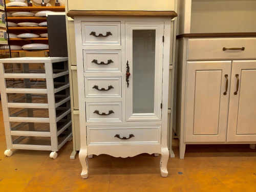 キャビネットのカントリー調