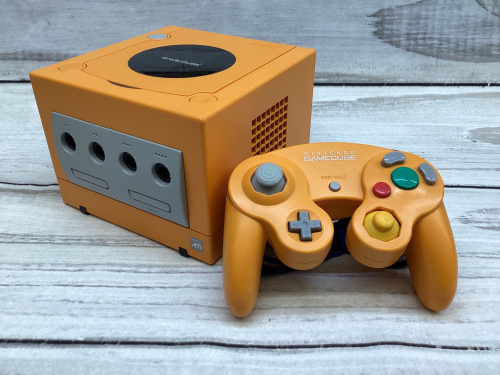 Nintendo/任天堂】ゲームキューブ オレンジ 《DOL-001》買取入荷しま