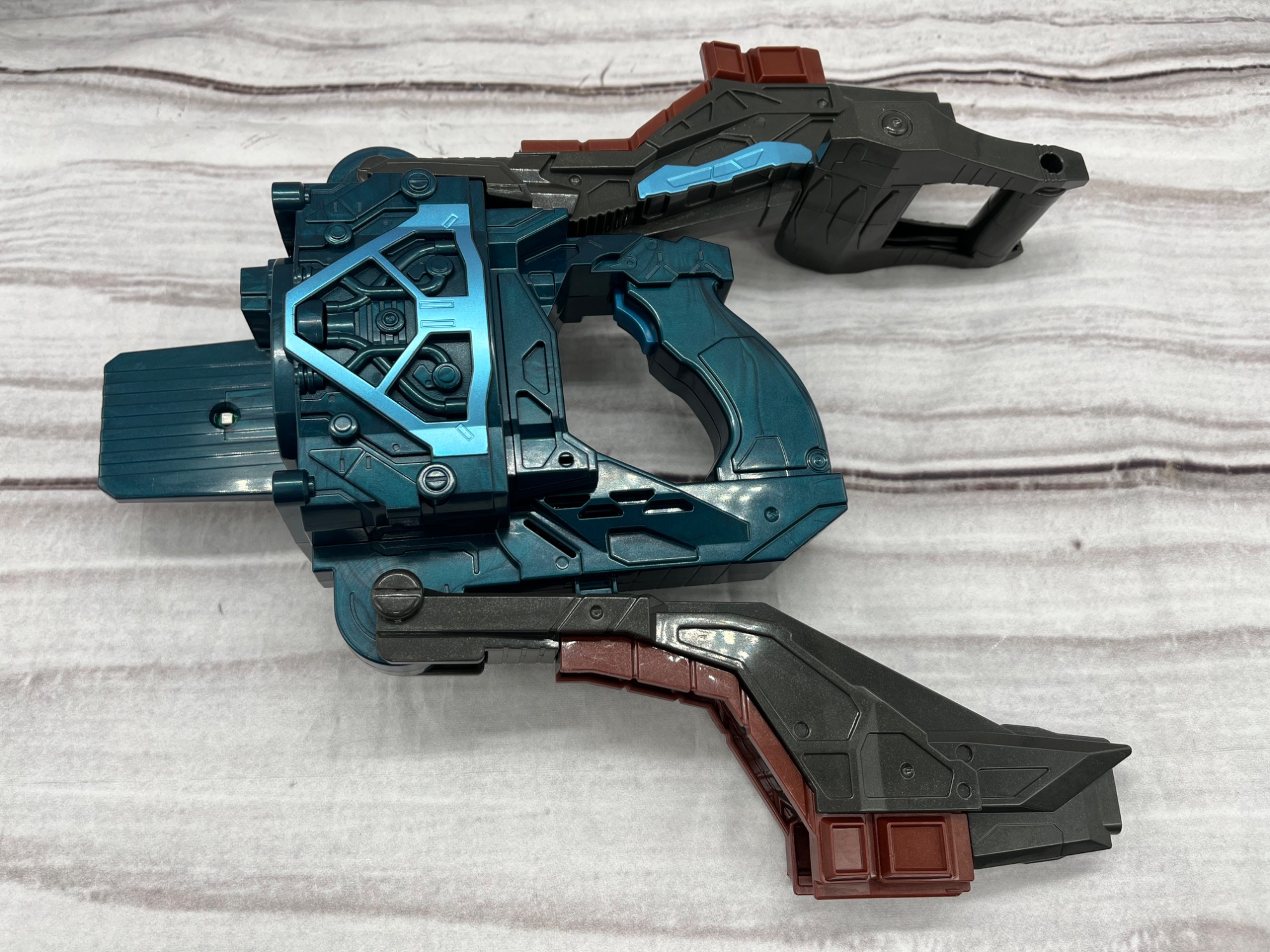 BANDAI】仮面ライダーガウ DX 変身銃ヴァレンバスター のご紹介‼｜2025