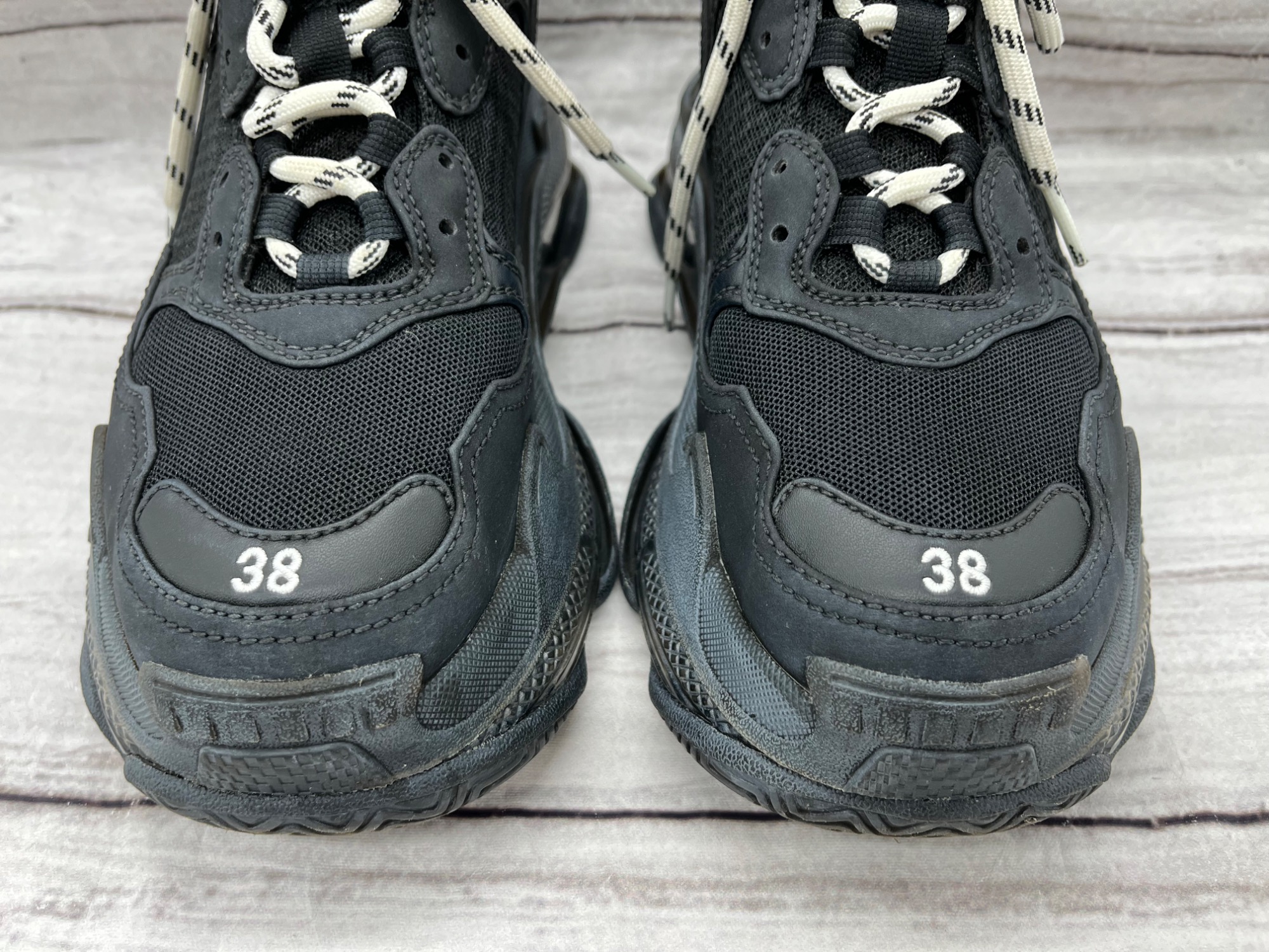 BALENCIAGA】トリプルS フェイクレザー スニーカー EU37