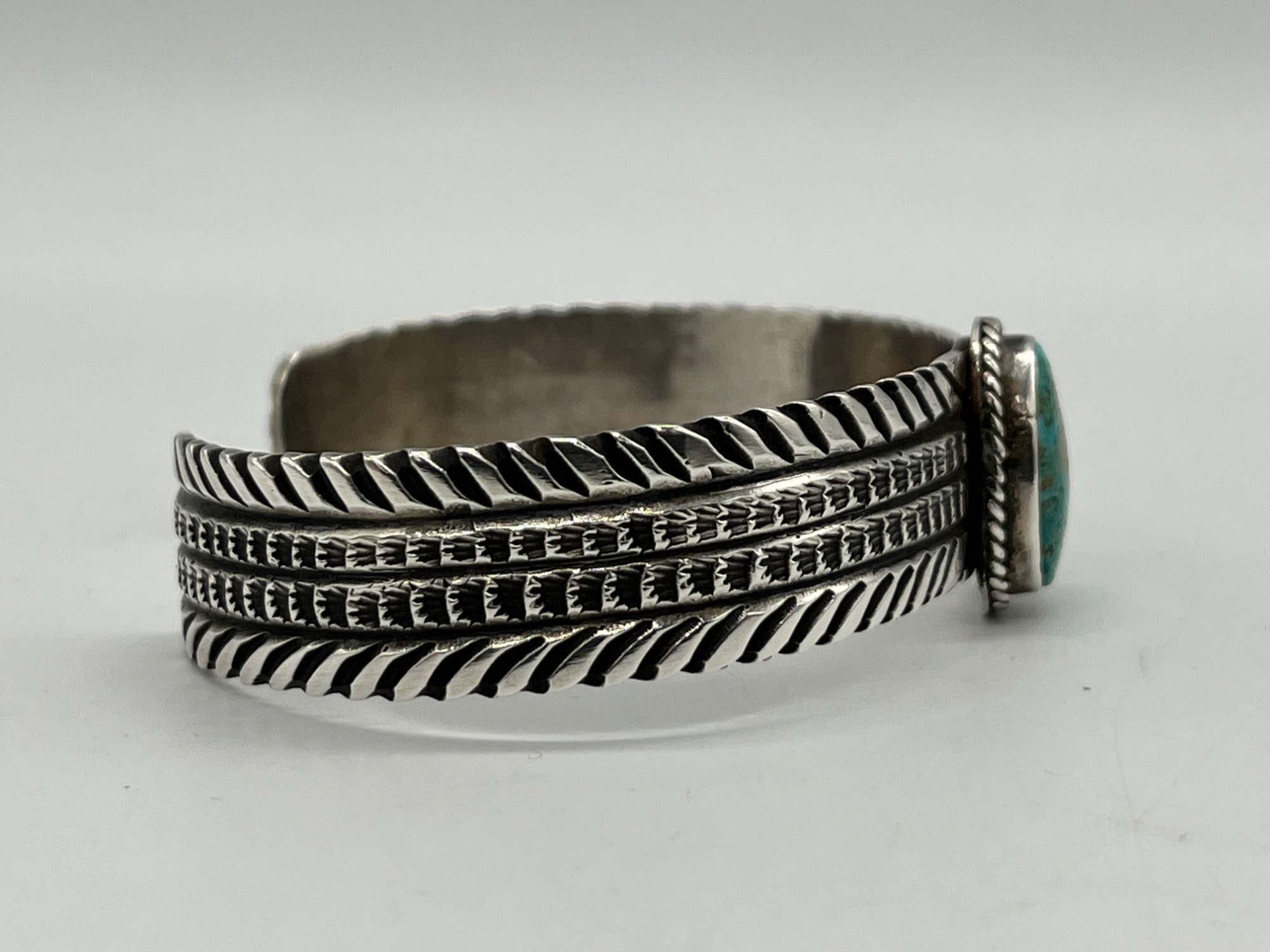 Smile　ターコイズストーン シルバーバングル　レオナルドマロニー Leonard Maloney/レオナルド・マロニー】NAVAJO バングル