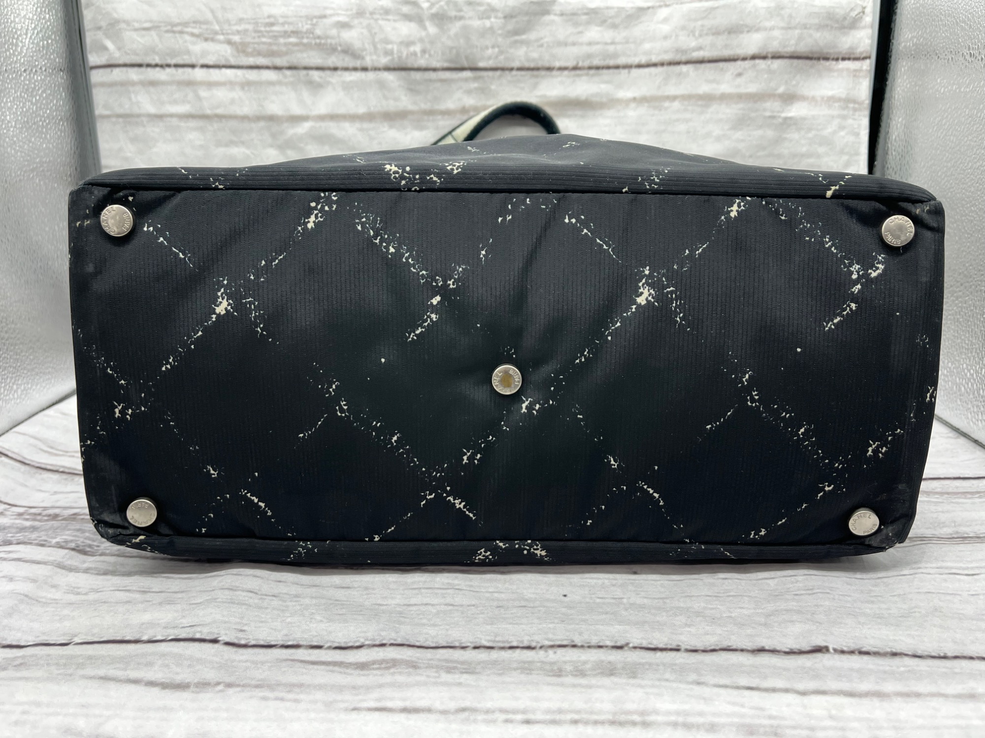 CHANEL/シャネル】ナイロントートバッグ 旧トラベルライン CHANEL/シャネル】ナイロントートバッグ 旧トラベルライン