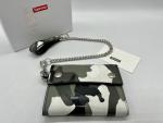 【Supreme/シュプリーム】 Leather Chain Wallet カモフラ 《2025年モデル》のご紹介！！ [2025.10.29 ...