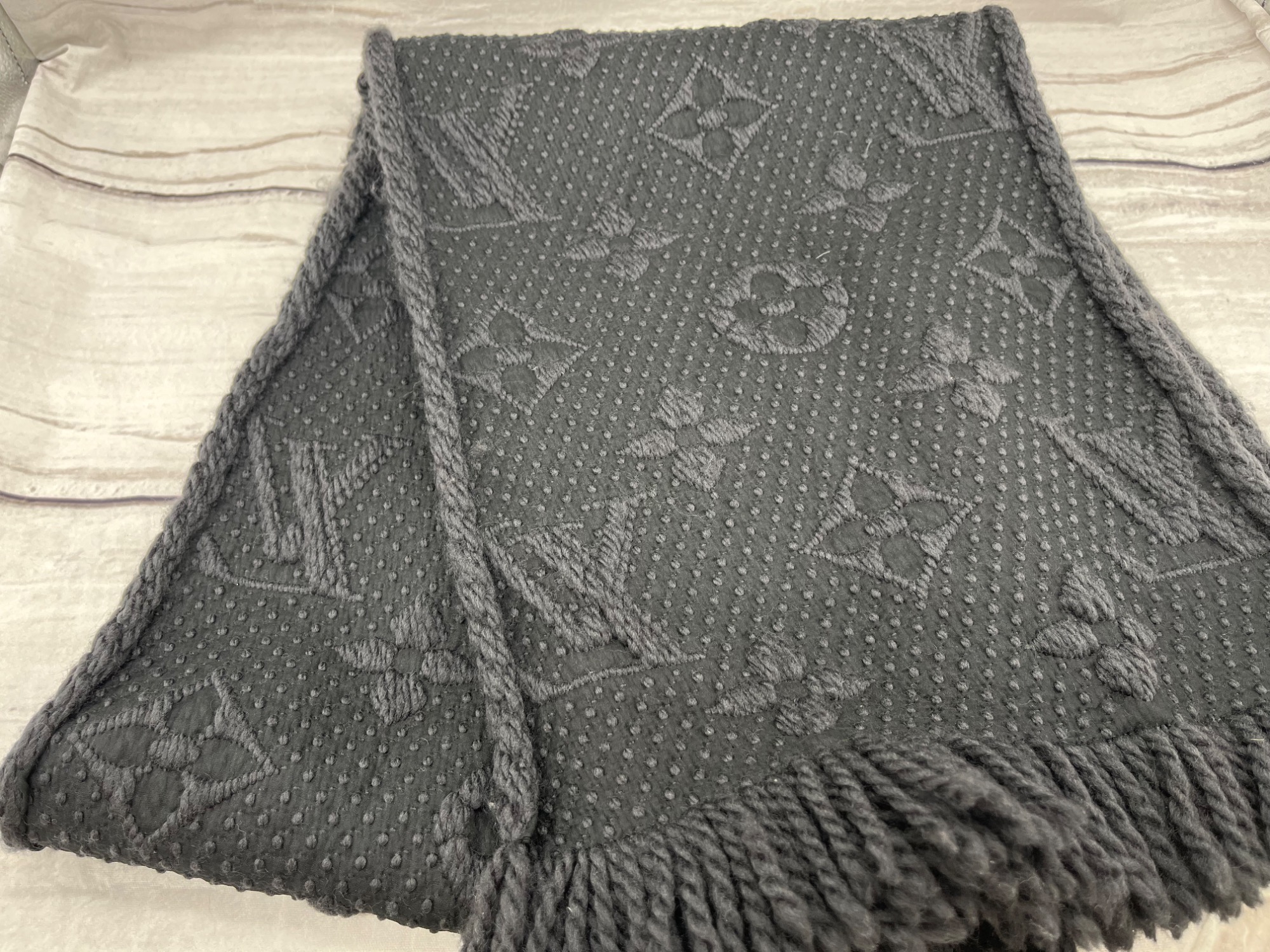 LOUIS VUITTON/ルイ・ヴィトン】マフラー エシャルプロゴマニア